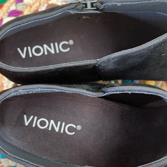 NWOT Vionic Serena Black Ankle Boots - Picture 3 of 6